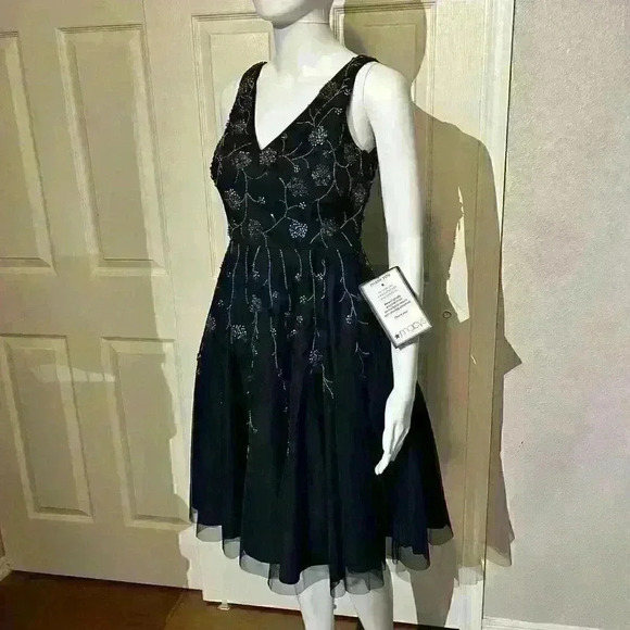 NWT Adrianna Papell Womens Sleeveless Tea Length Floral Sequin Cocktail Dress 4P - Picture 13 of 16